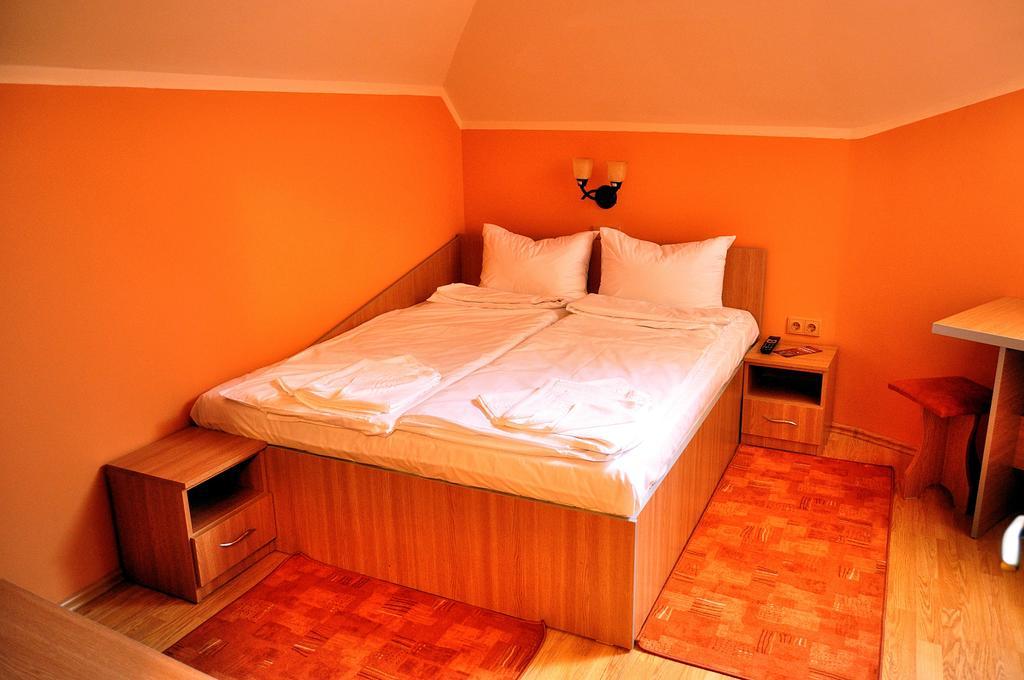 Motel Al Capone Satu Mare Habitación foto